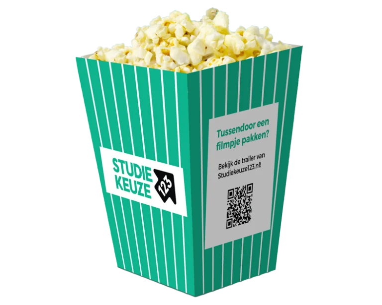 Grønhvidt popcornbæger med logo og QR-kode