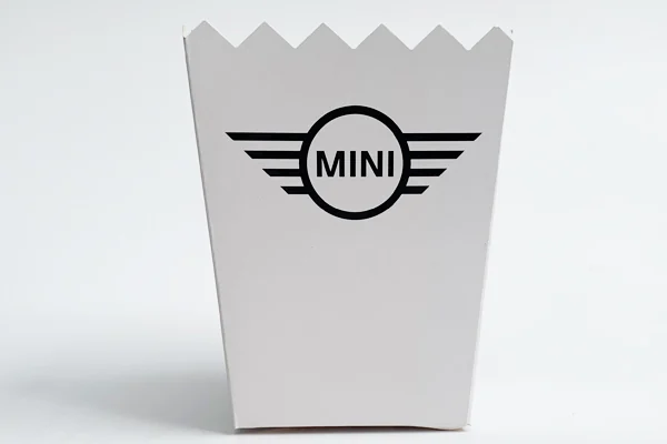 Hvidt popcornbæger med MINI-logo